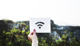 通过VPN服务安全地使用公共Wi-Fi 通过VPN服务安全地使用公共Wi-Fi